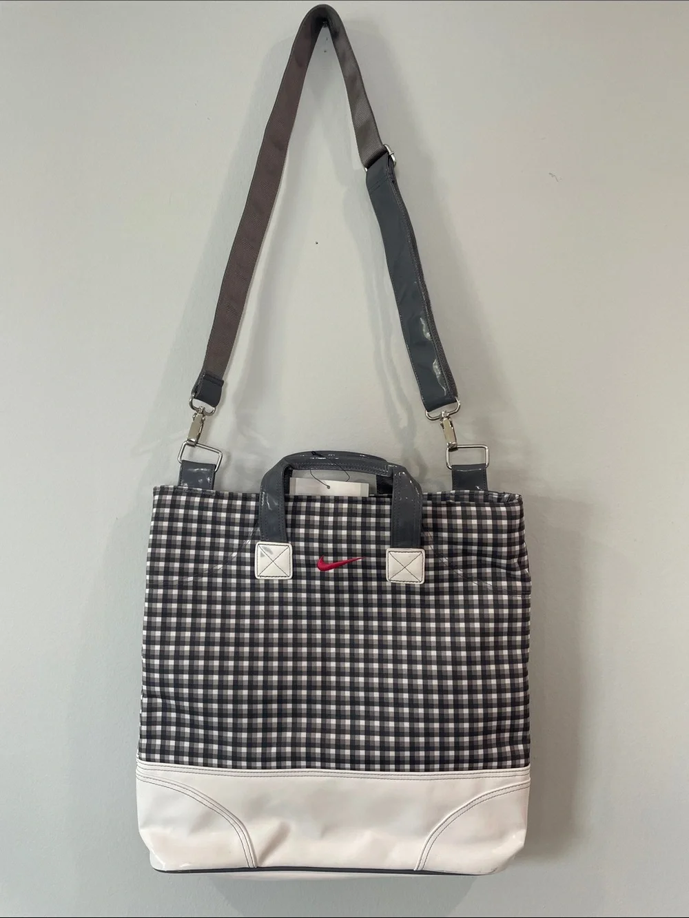 Nike Brassie Shoulder Bag Grey & White Gingham Golf Tote